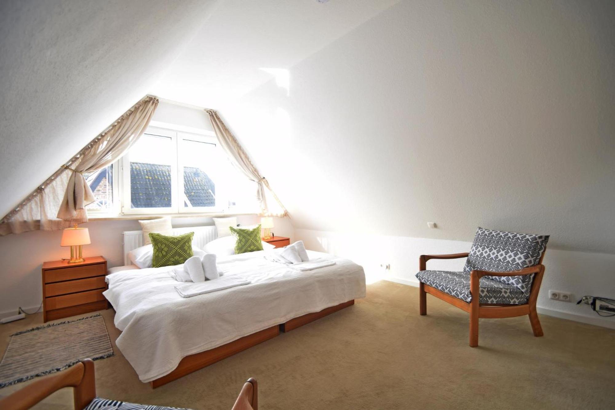 Ferienhaus In Mit Großem Garten Und 2 Badezimmer