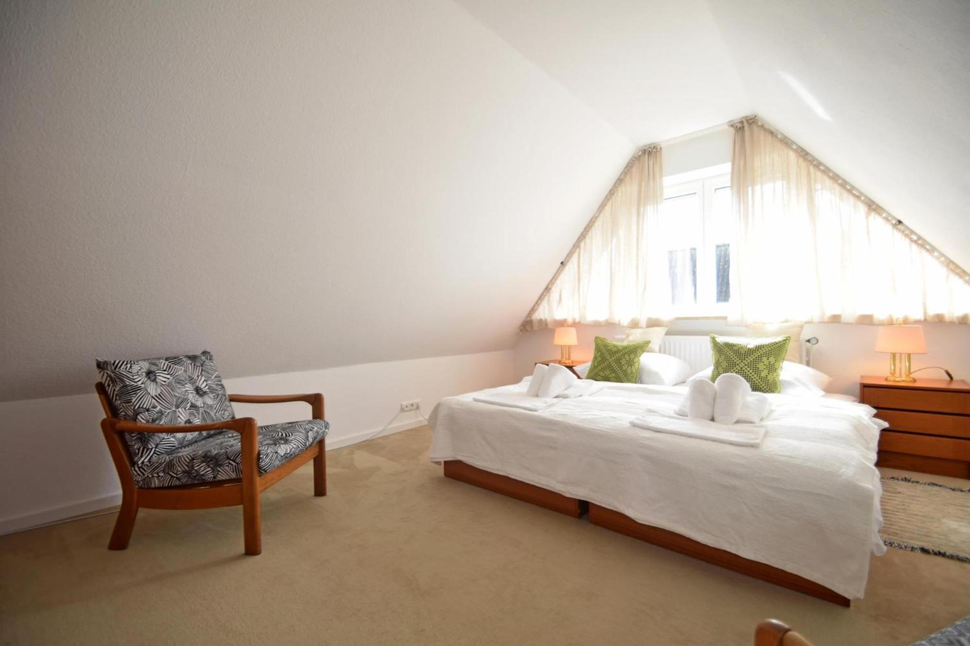 Ferienhaus In Mit Großem Garten Und 2 Badezimmer Westerland