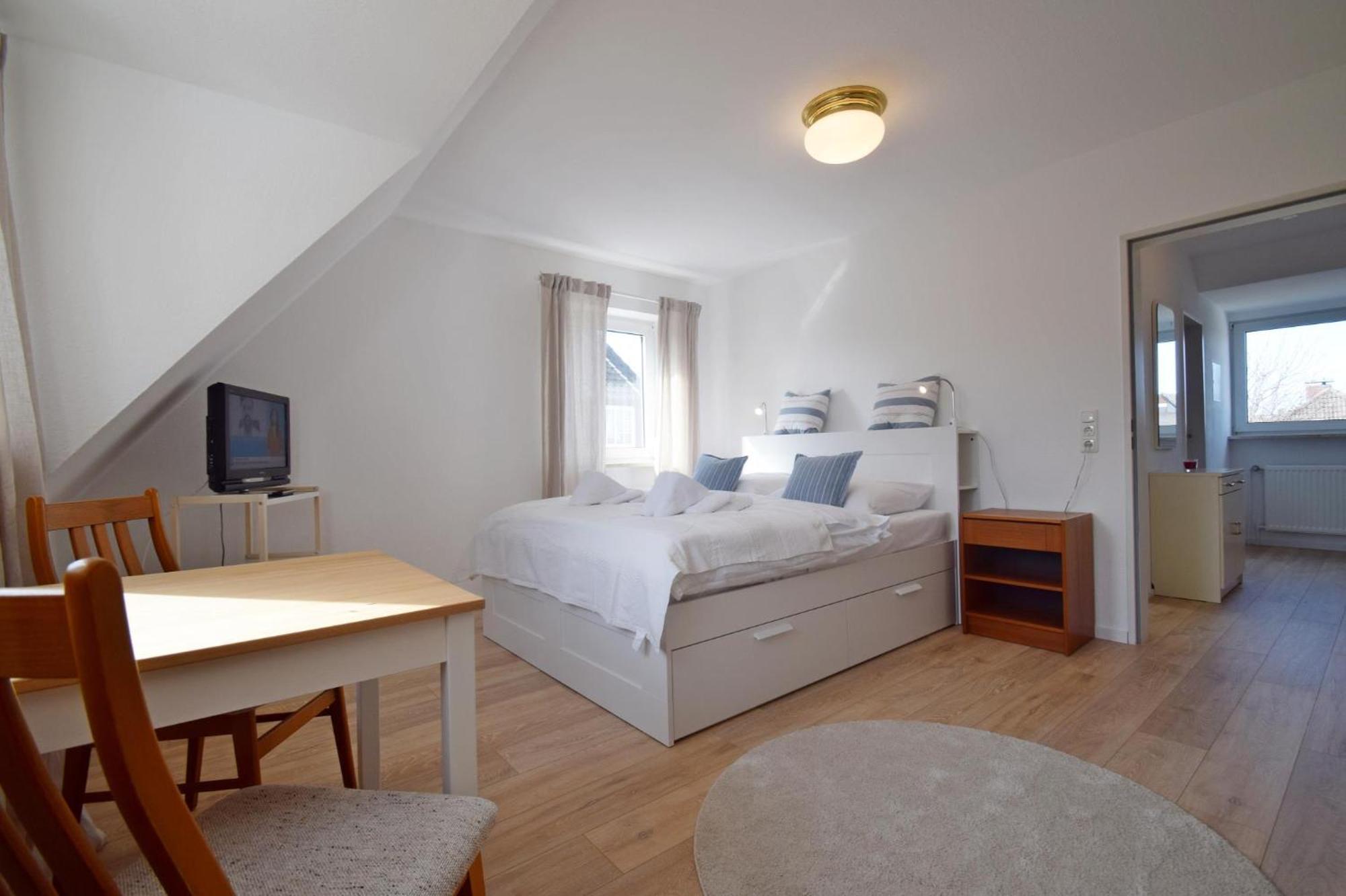 In Mit Großem Garten Und 2 Badezimmer *