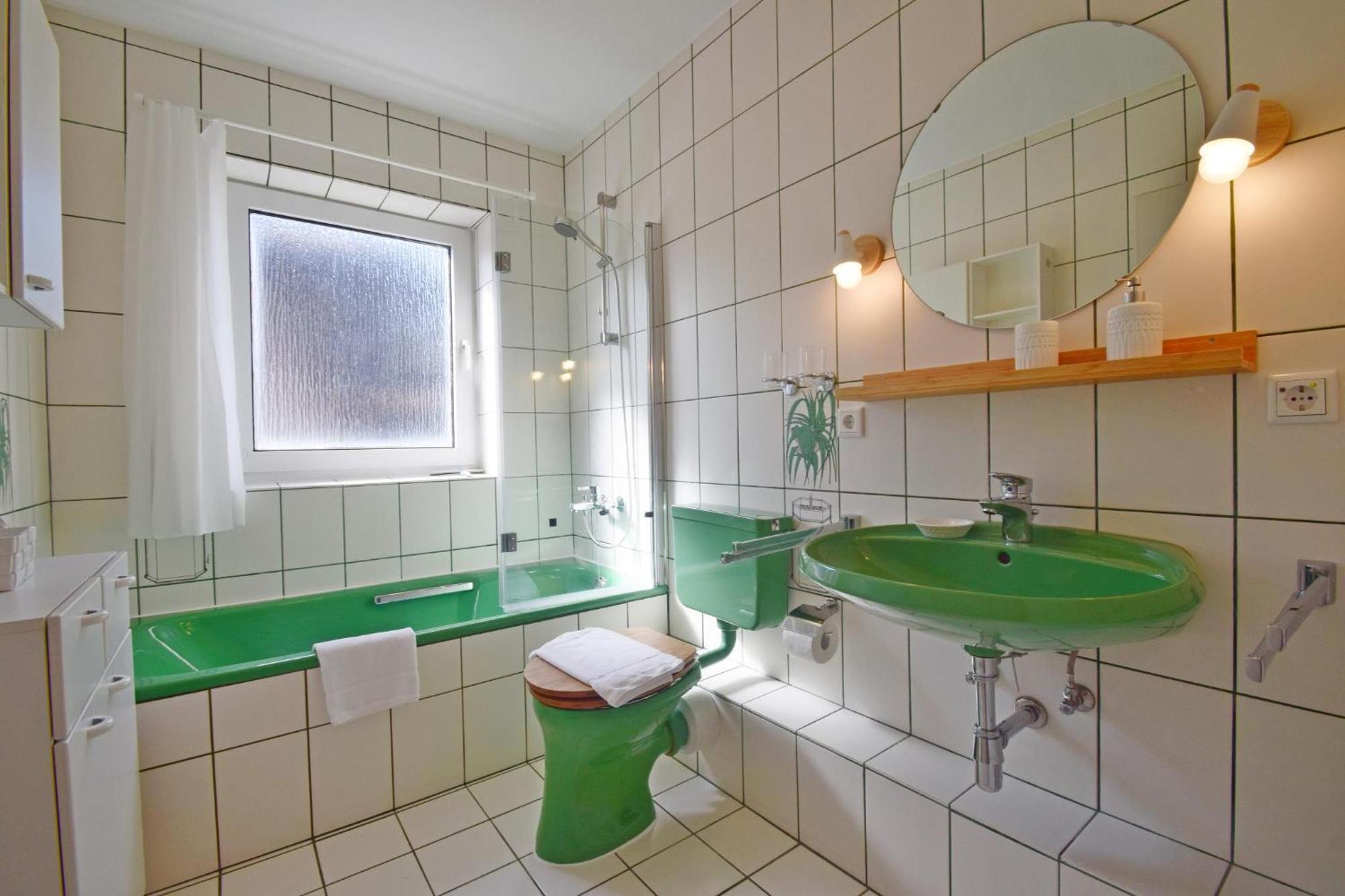 In Mit Großem Garten Und 2 Badezimmer Ferienhaus