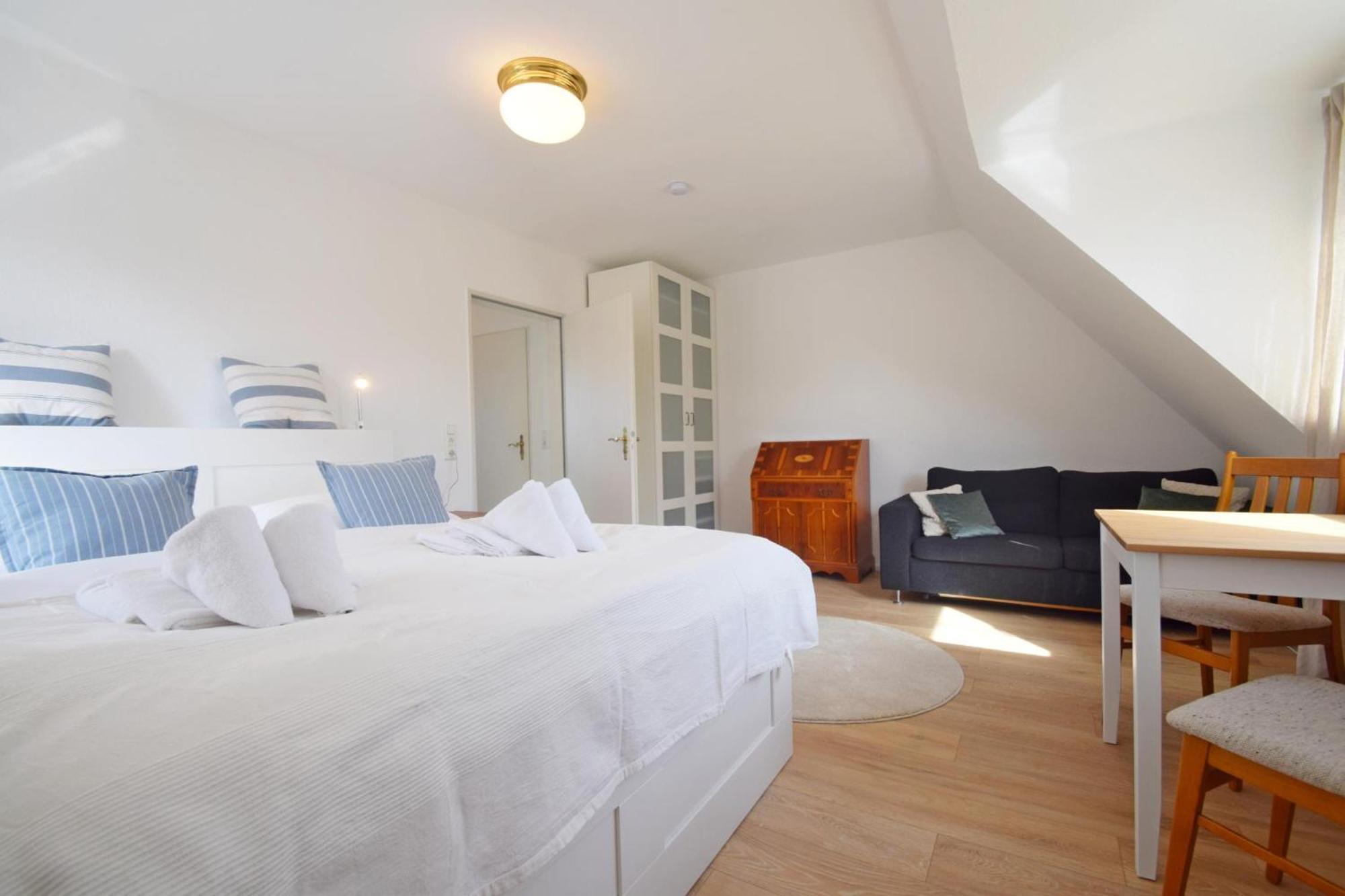 Ferienhaus In Mit Großem Garten Und 2 Badezimmer