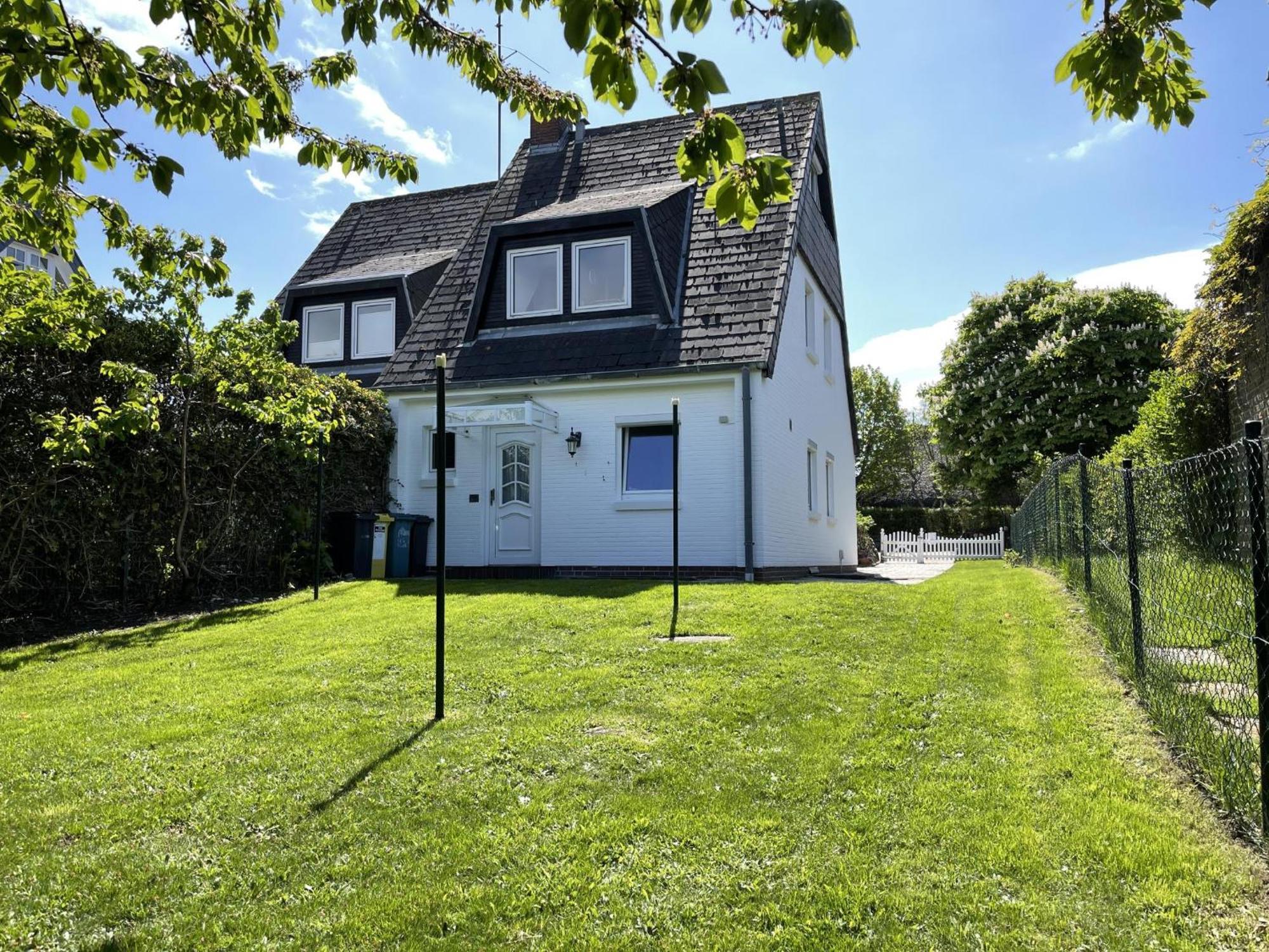 In Mit Großem Garten Und 2 Badezimmer *