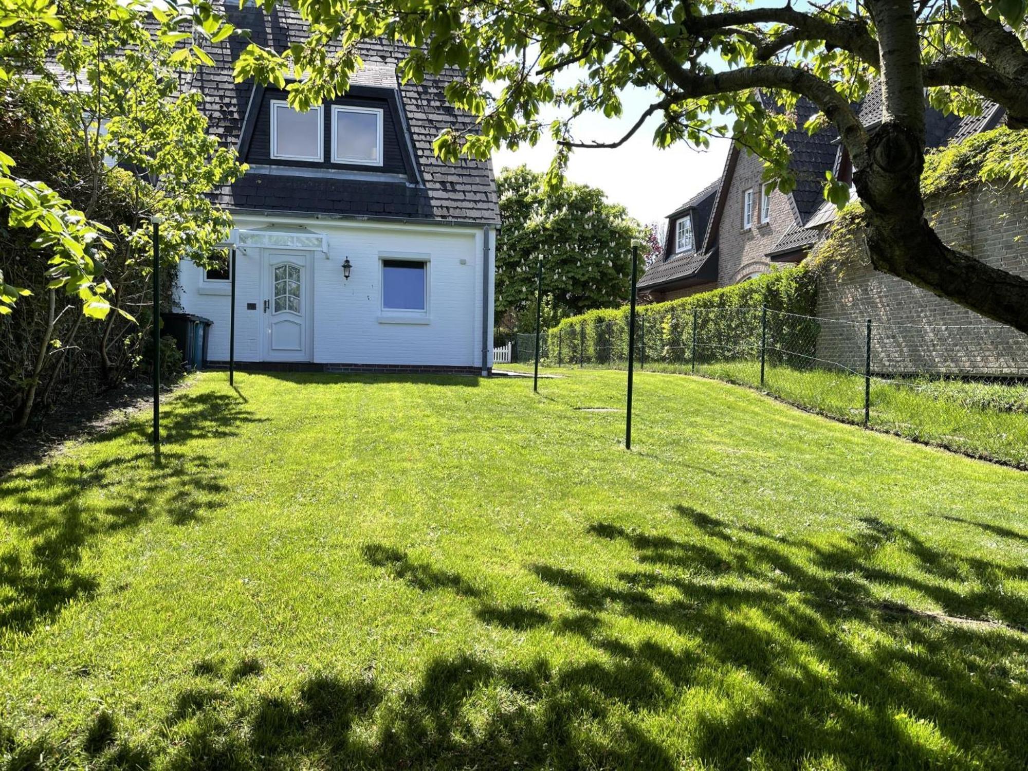 Ferienhaus In Mit Großem Garten Und 2 Badezimmer *